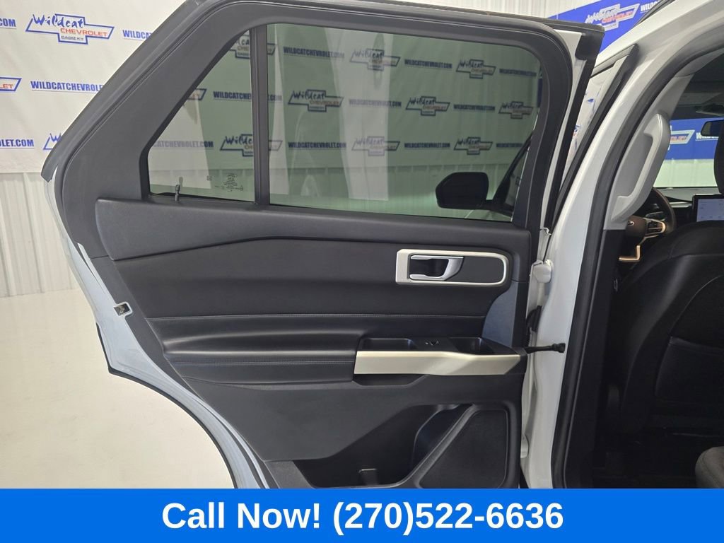 Used 2020 Ford Explorer XLT w/ Comfort Package image 19
