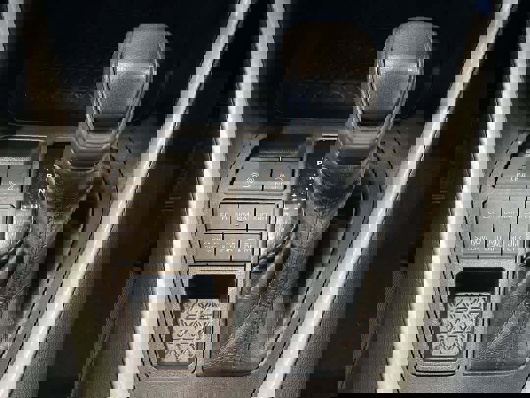 Used 2021 Toyota RAV4 LE image 22