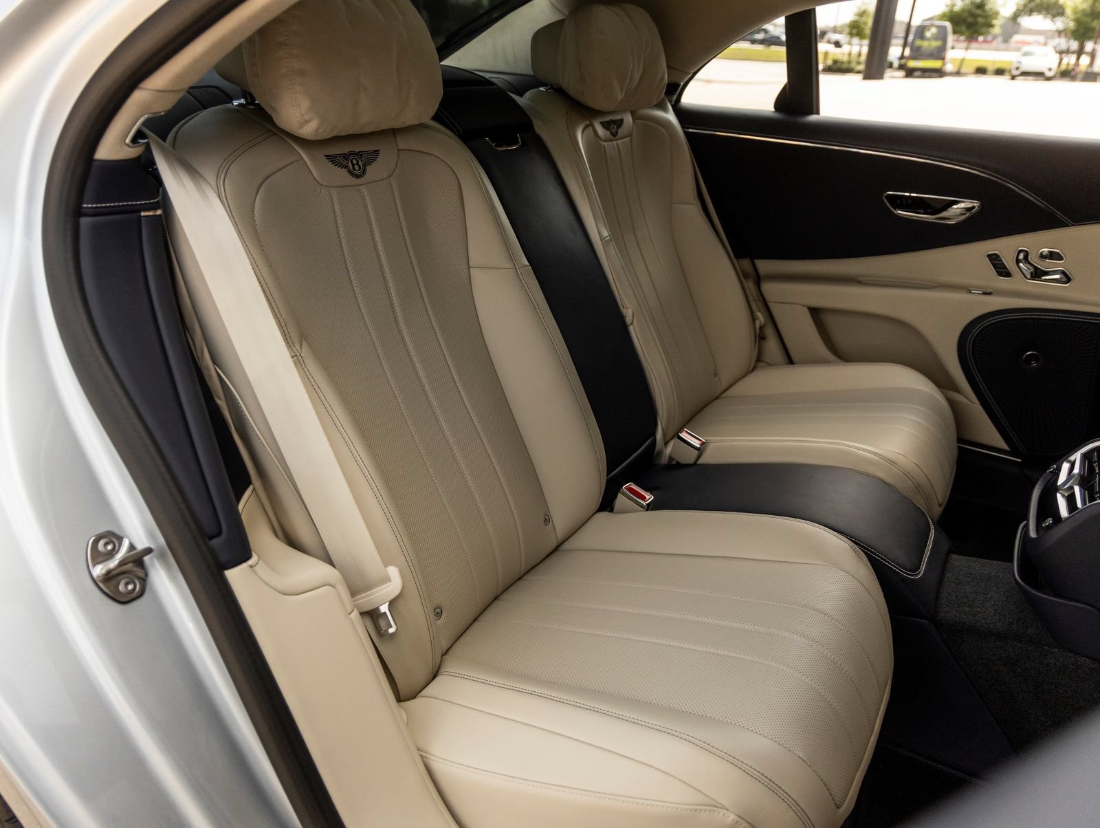 Used 2026 Bentley Flying Spur V8 AWD/4WD image 47