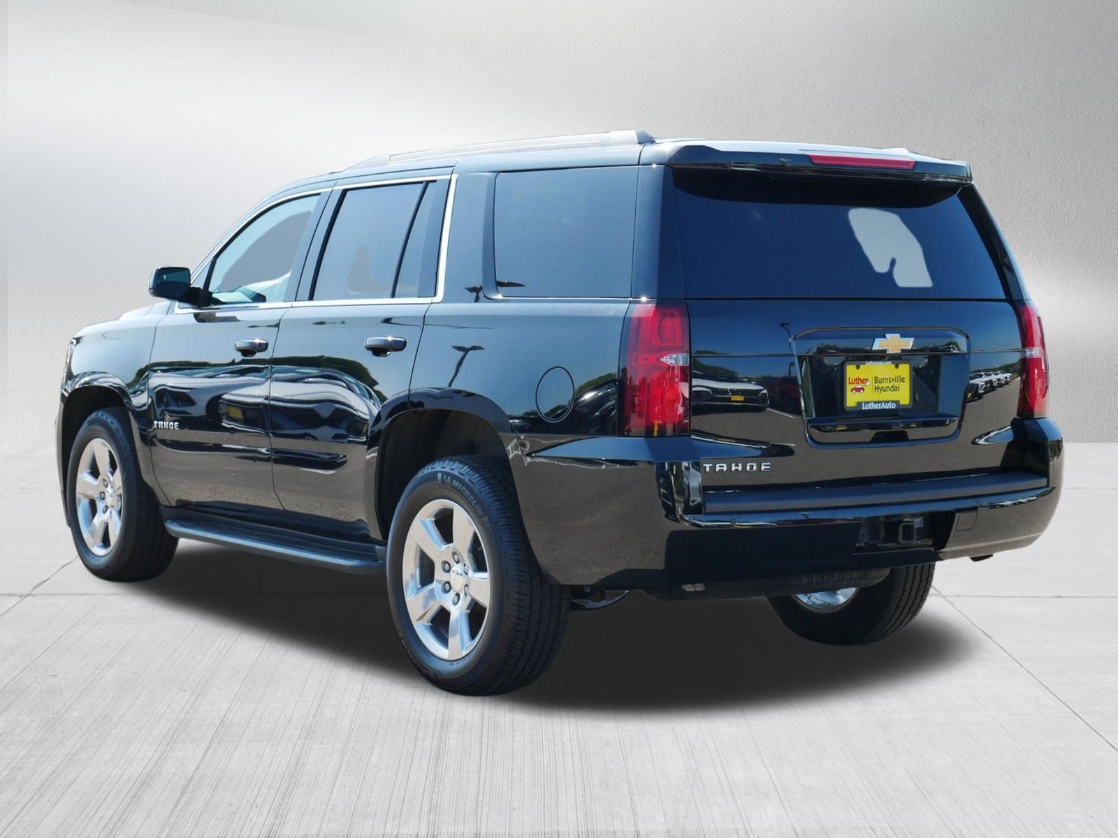 Used 2020 Chevrolet Tahoe LS w/ Enhanced Driver Alert Package AWD/4WD image 5