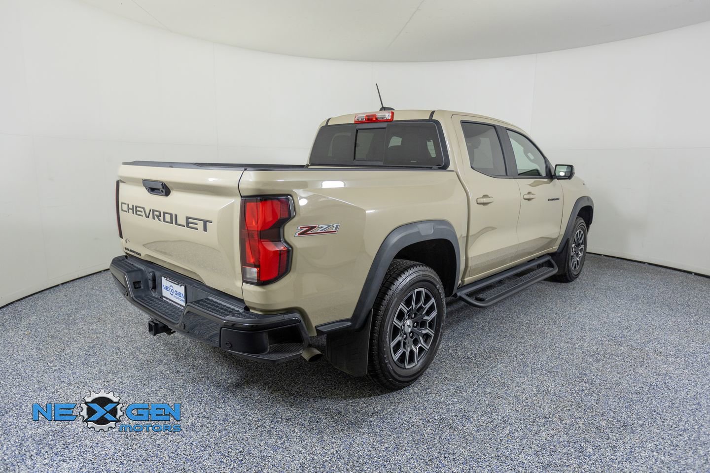 Used 2024 Chevrolet Colorado Z71 w/ Z71 Convenience Package 2 AWD/4WD image 7