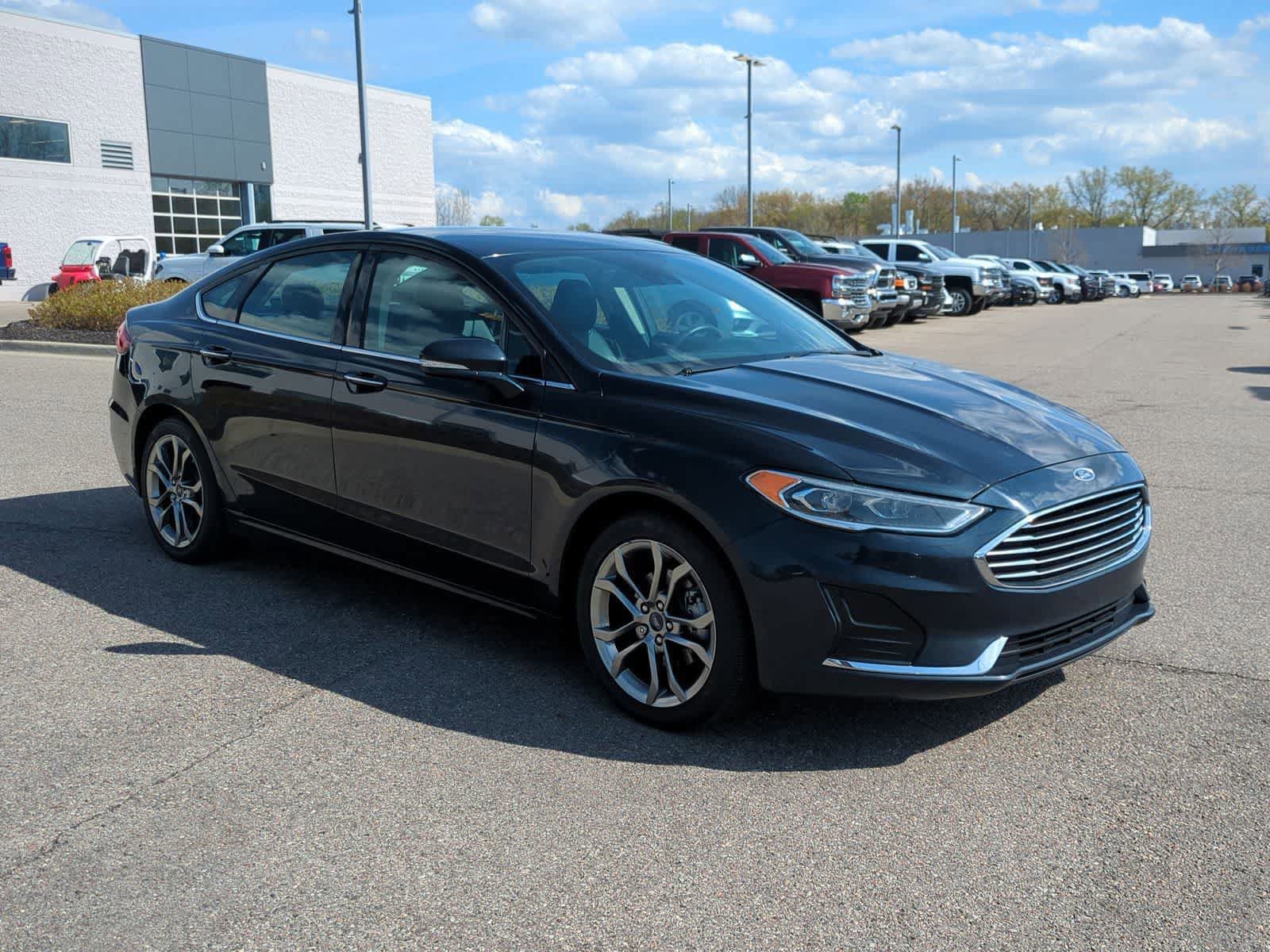 Used 2020 Ford Fusion SEL FWD image 2