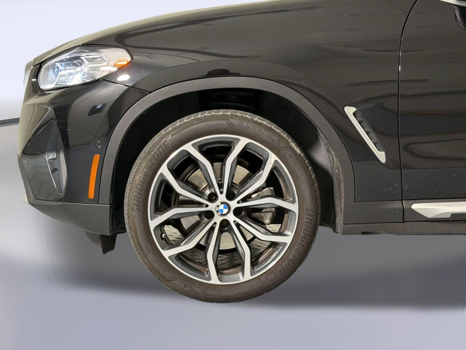 Used 2024 BMW X4 xDrive30i w/ Parking Assistance Package AWD/4WD image 12