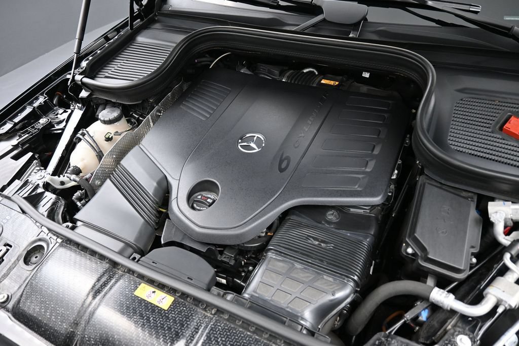 Used 2025 Mercedes-Benz GLS 450 4MATIC image 37