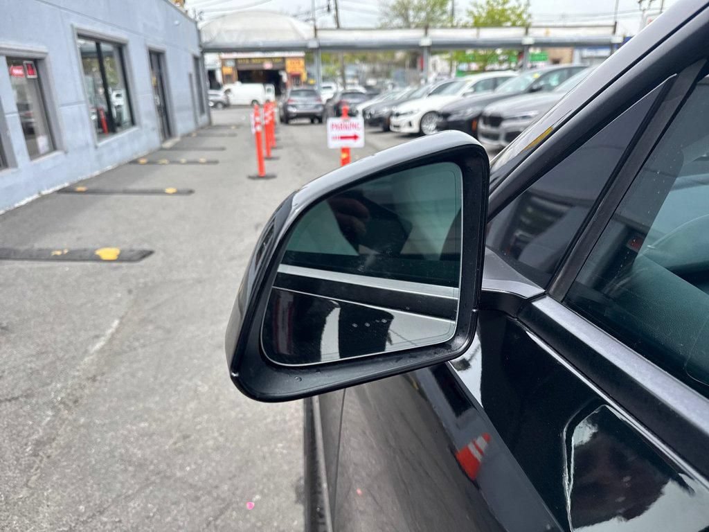 Used 2021 Tesla Model Y Long Range AWD/4WD image 32