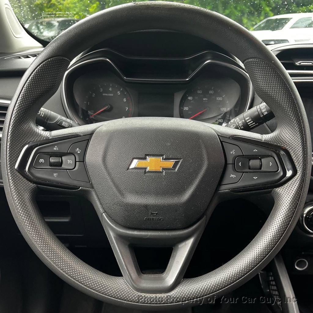 Used 2021 Chevrolet TrailBlazer LT w/ Sun and Liftgate Package FWD image 16