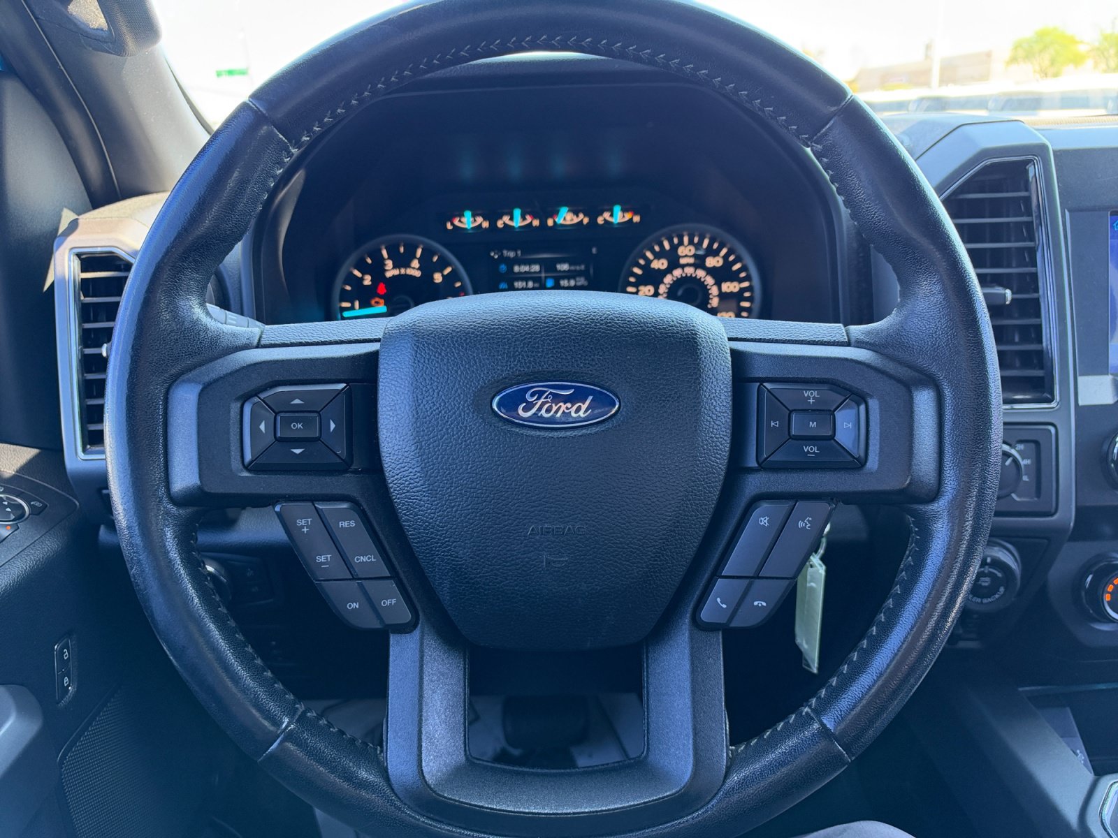 Used 2019 Ford F150 XLT w/ Equipment Group 302A Luxury AWD/4WD image 9