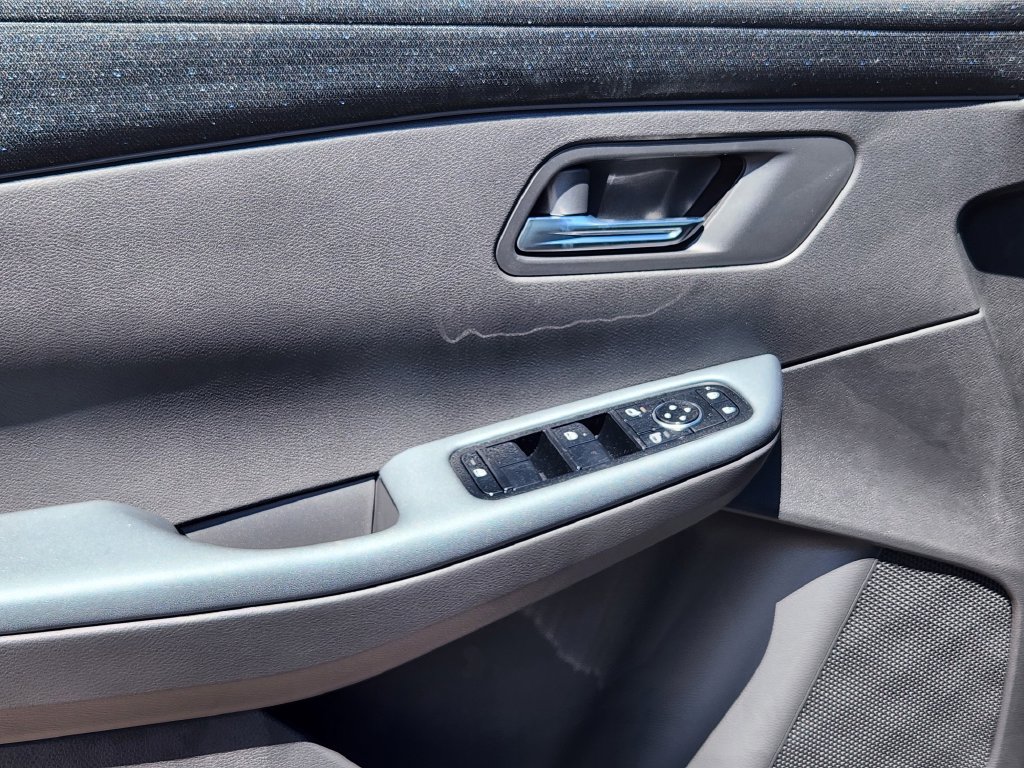 New 2026 Nissan Leaf SV+ w/ Floor Mat Package (SV+) FWD image 12