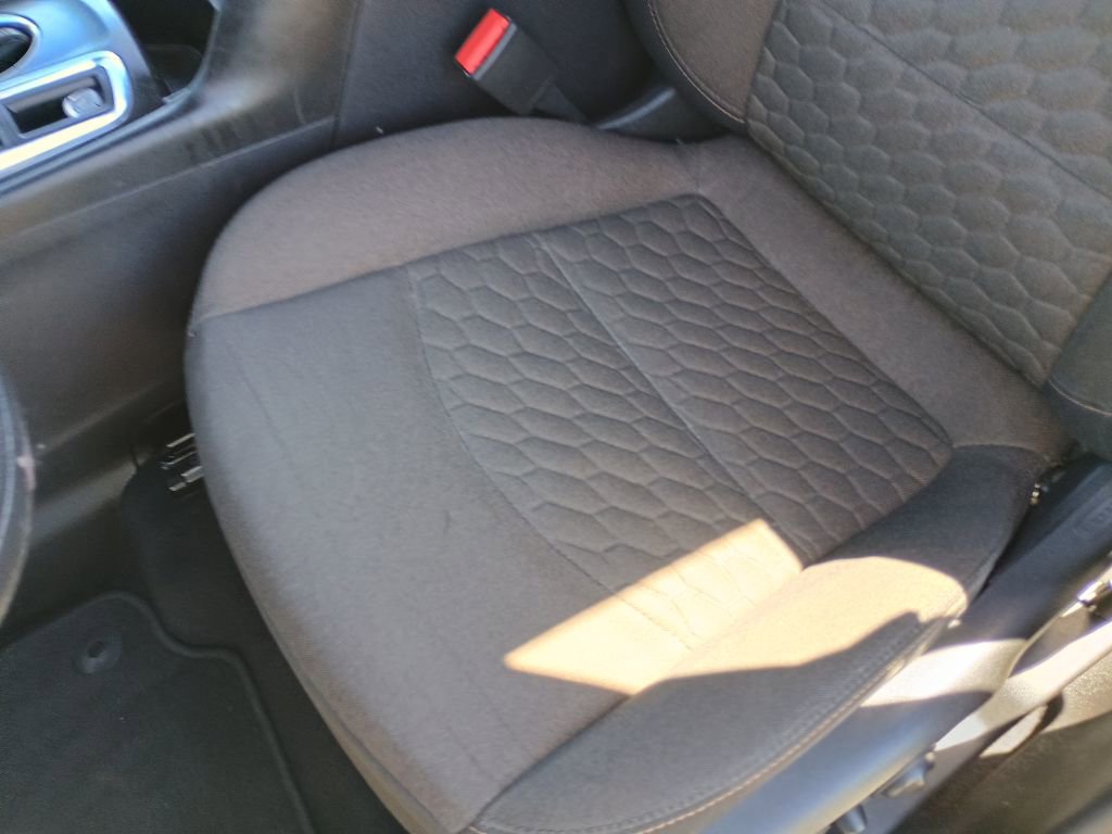 Used 2019 Chevrolet Equinox LT image 18