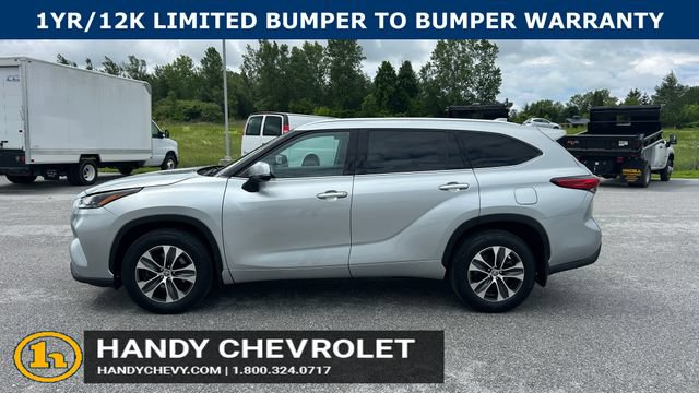 Used 2021 Toyota Highlander XLE AWD/4WD image 6