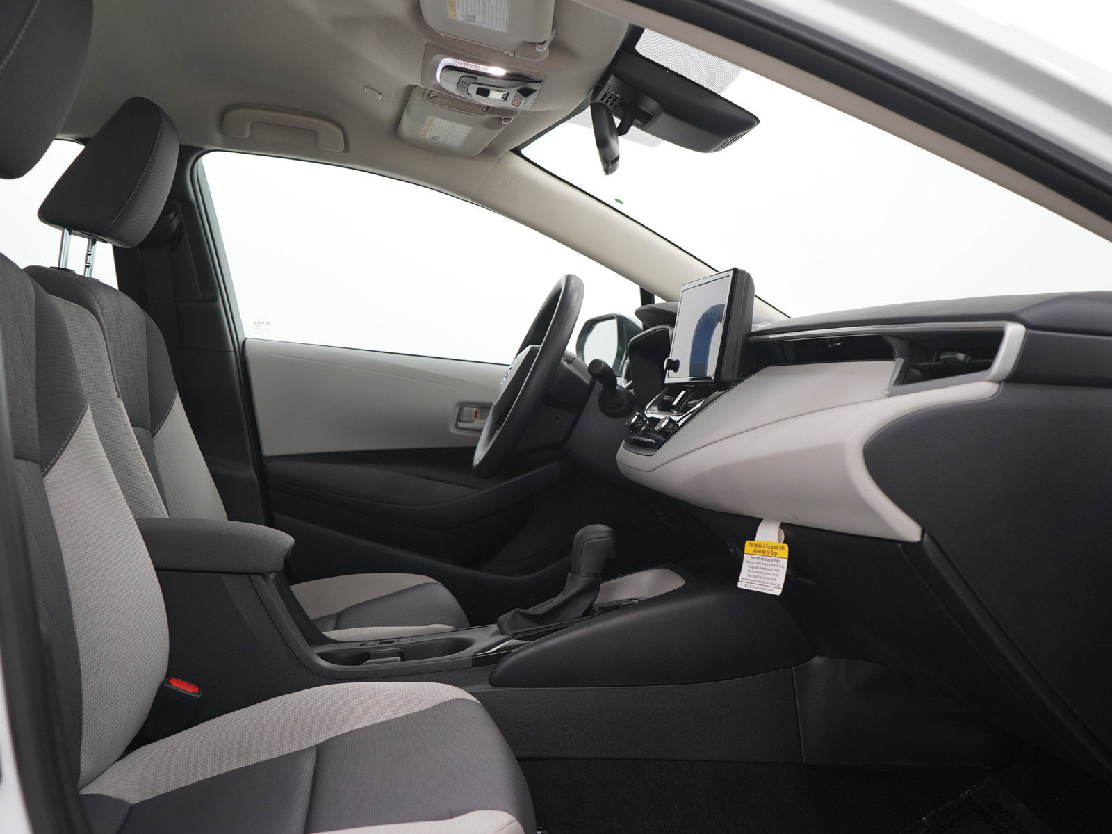 Used 2026 Toyota Corolla LE w/ LE Premium Package FWD image 11