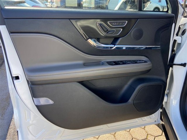 Used 2023 Lincoln Corsair AWD w/ Equipment Group 101A image 28