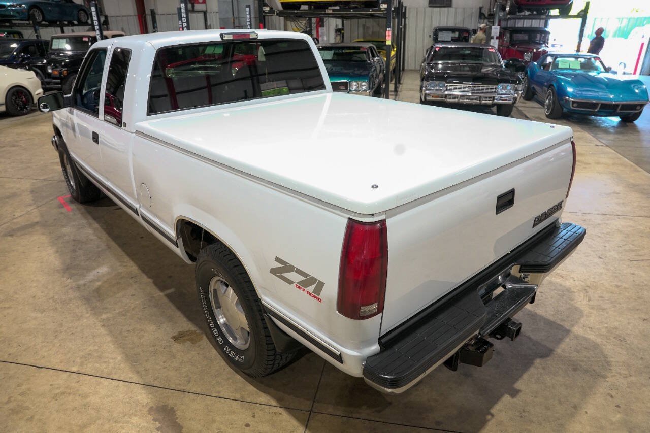 Used 1998 Chevrolet Silverado 1500 4x4 Extended Cab w/ Preferred Equipment Group 2 image 16