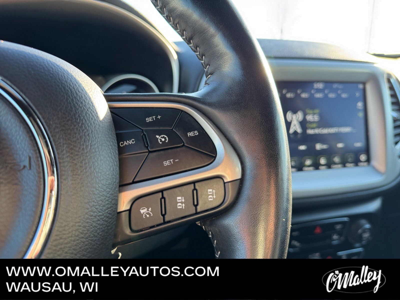 Used 2021 Jeep Compass Latitude w/ Driver Assistance Group image 17