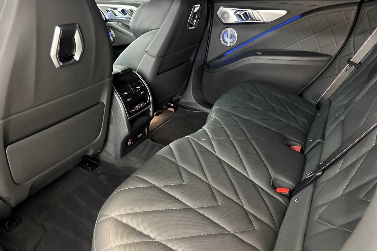 Certified 2023 BMW XM AWD/4WD image 27