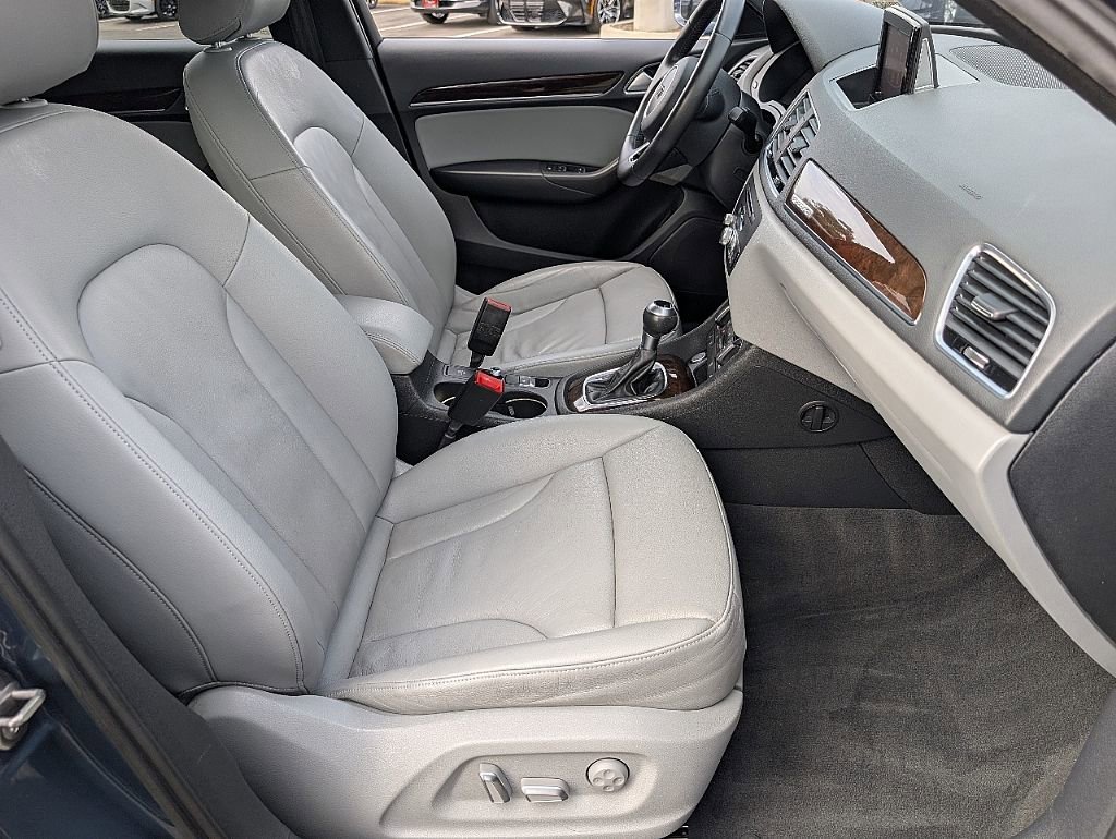 Used 2018 Audi Q3 2.0T Premium Plus w/ Premium Plus Package image 19