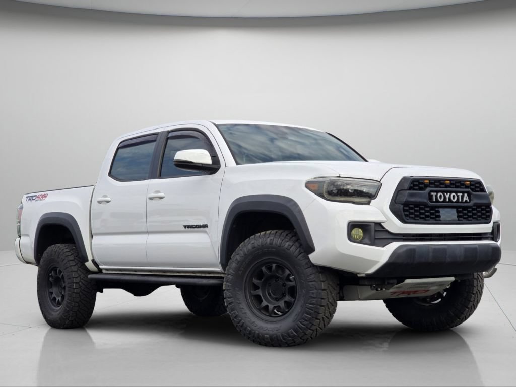 Used 2019 Toyota Tacoma TRD Off-Road AWD/4WD image 2