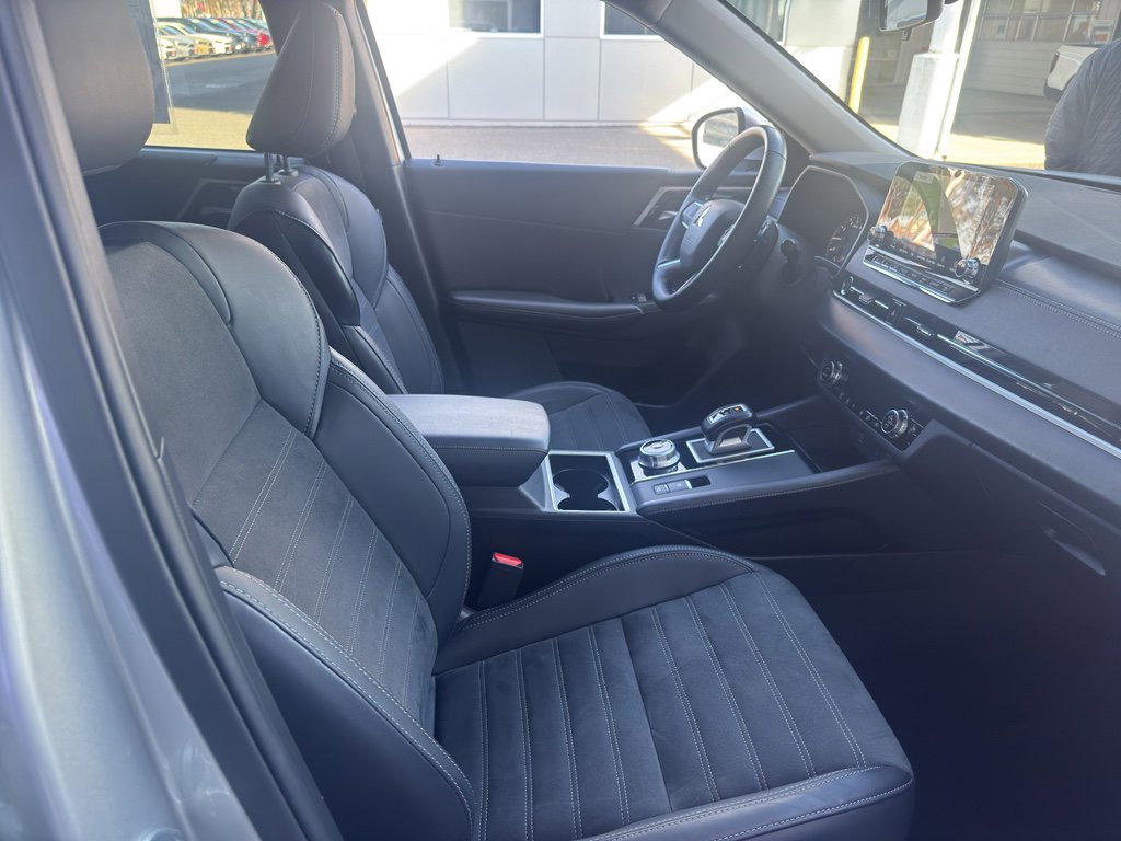 Used 2024 Mitsubishi Outlander SE image 19