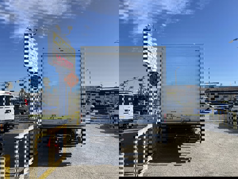 Used 2019 Ford E-450 and Econoline 450 Super Duty w/ Power Windows & Locks Group image 3