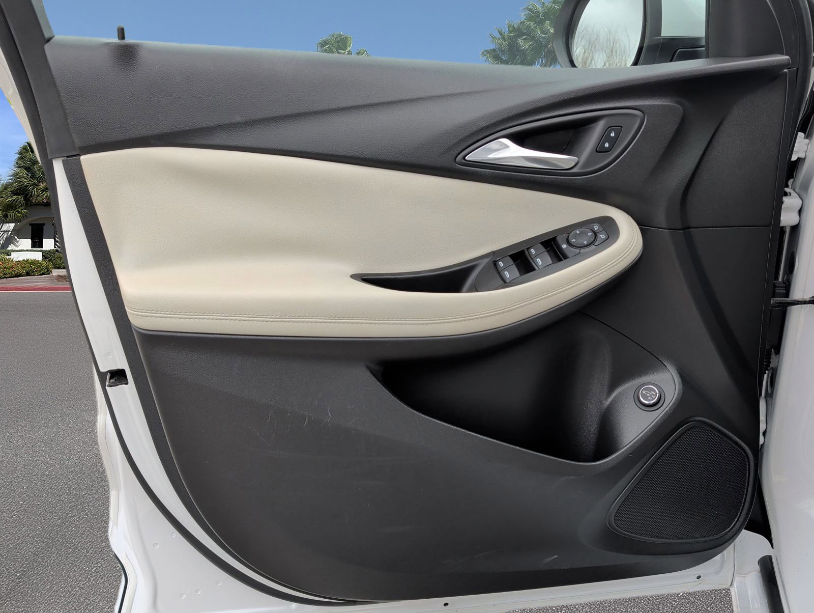 Used 2022 Buick Encore GX Select w/ Sport Touring Package image 8