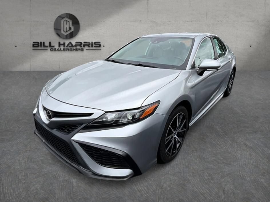 Used 2022 Toyota Camry SE FWD video 1