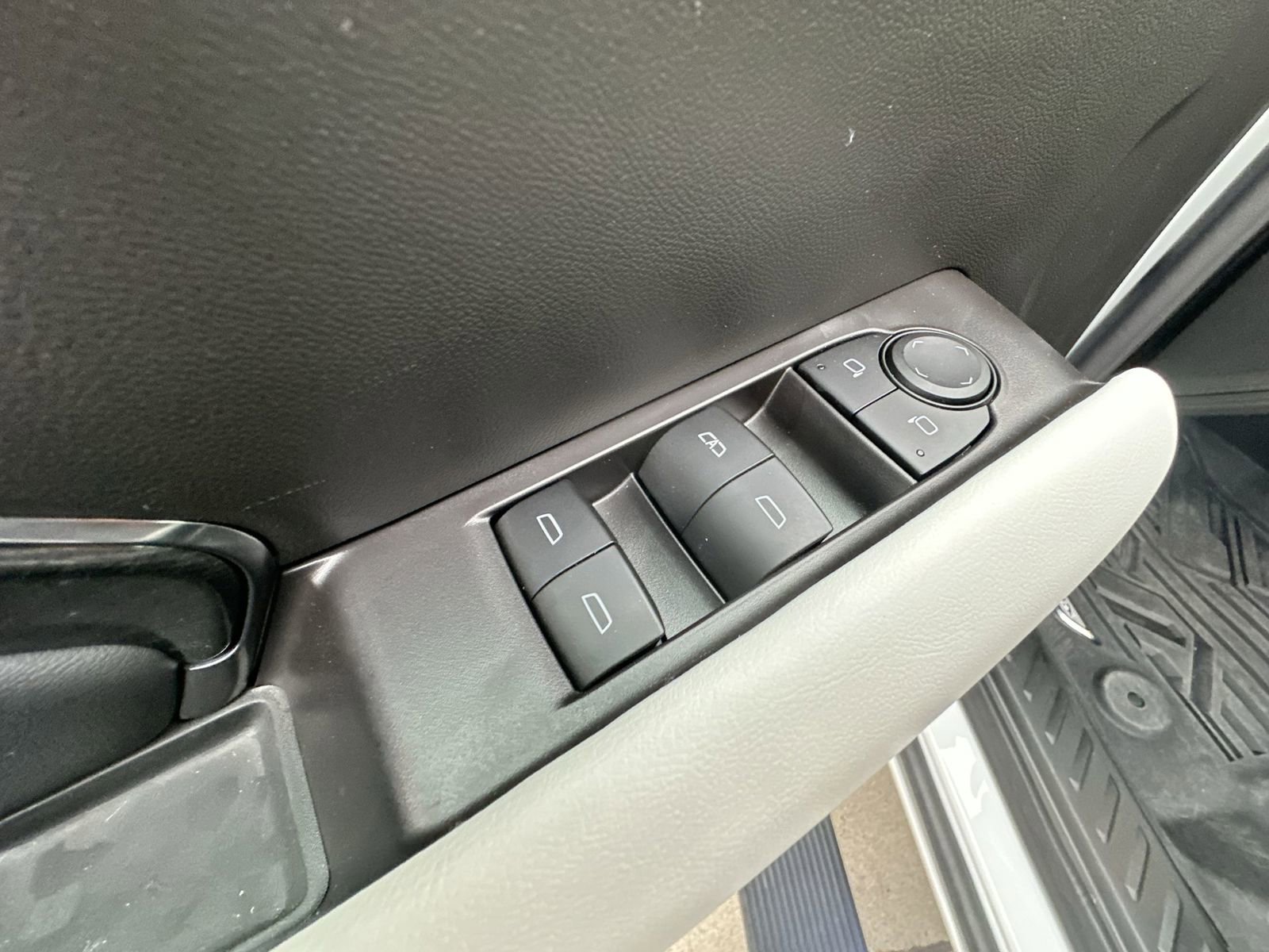 Used 2025 GMC Canyon AT4 w/ AT4X Package AWD/4WD image 24