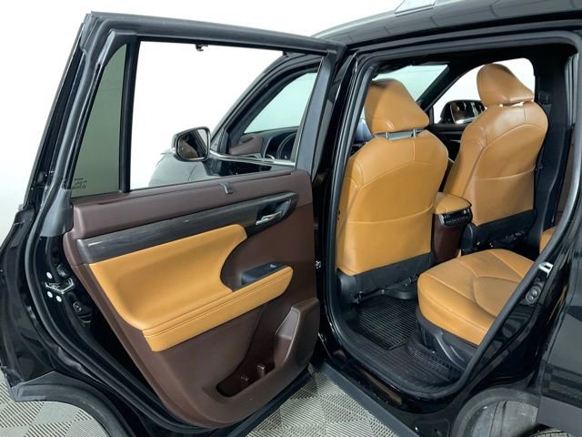 Used 2022 Toyota Highlander Platinum image 34
