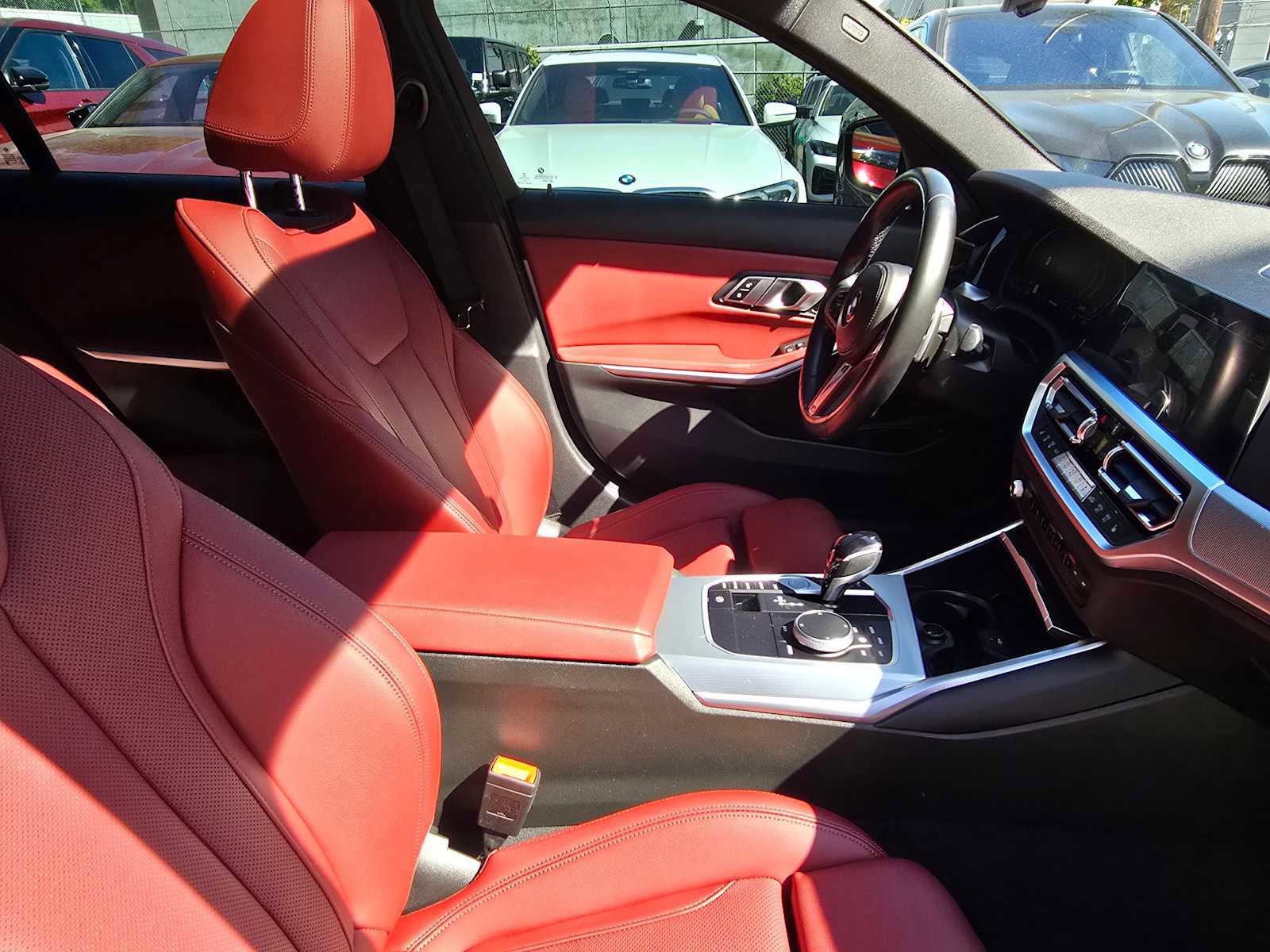 Used 2022 BMW 330i xDrive Sedan w/ M Sport Package image 10