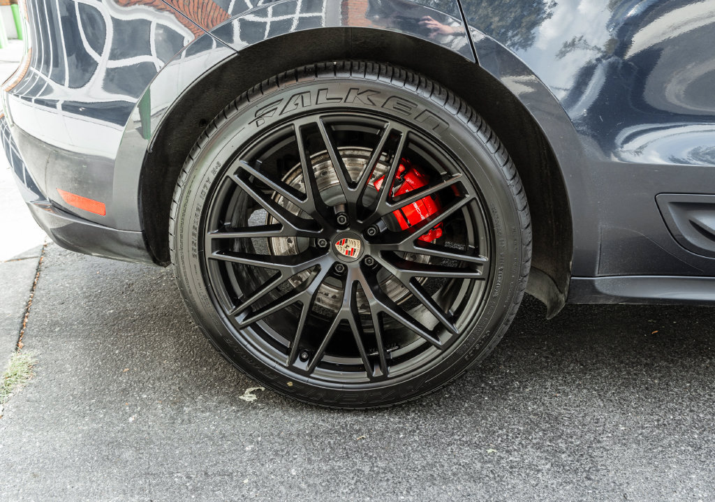 Used 2022 Porsche Macan GTS w/ Premium Package Plus AWD/4WD image 33