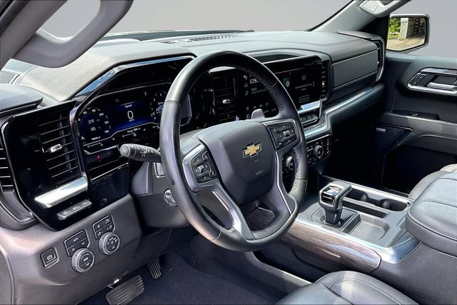 Used 2024 Chevrolet Silverado 1500 LTZ w/ Technology Package AWD/4WD image 18