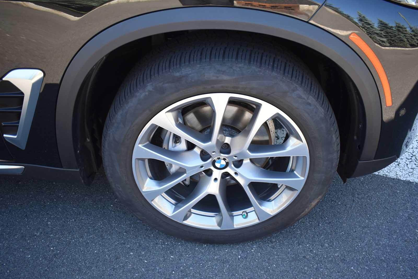 Used 2024 BMW X5 xDrive40i w/ Premium Package AWD/4WD image 10