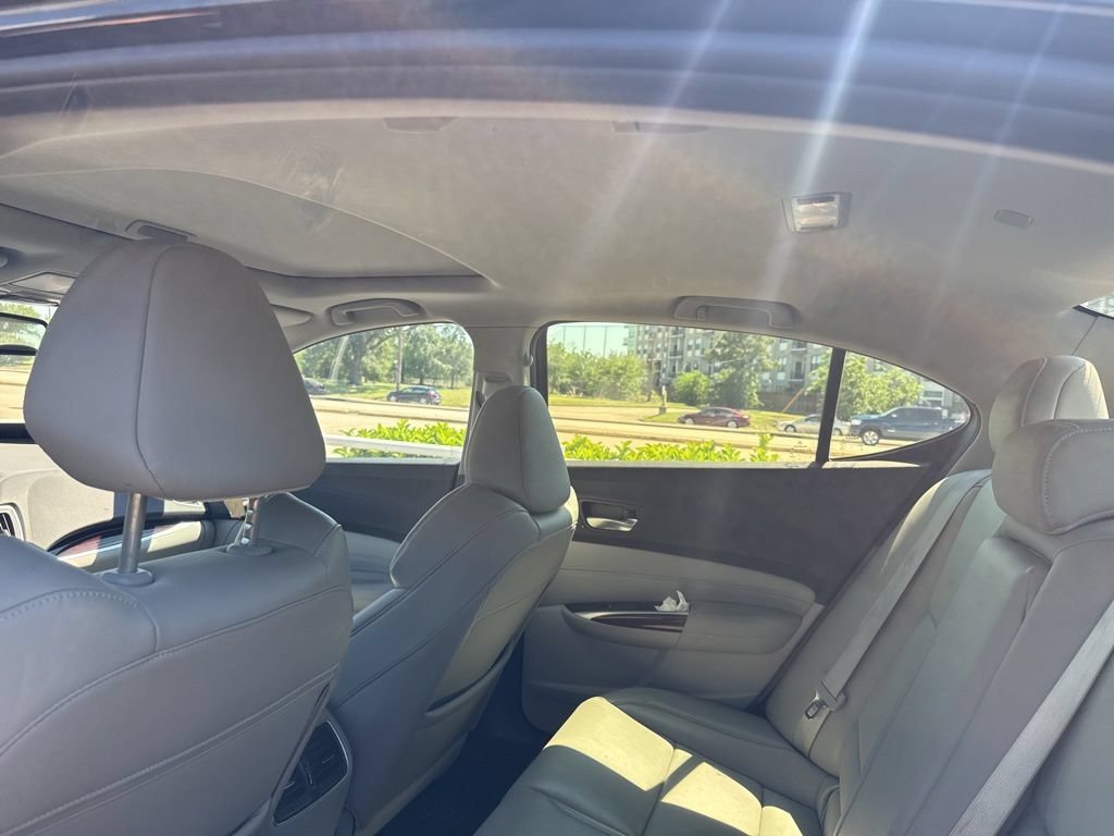 Used 2017 Acura TLX FWD image 6