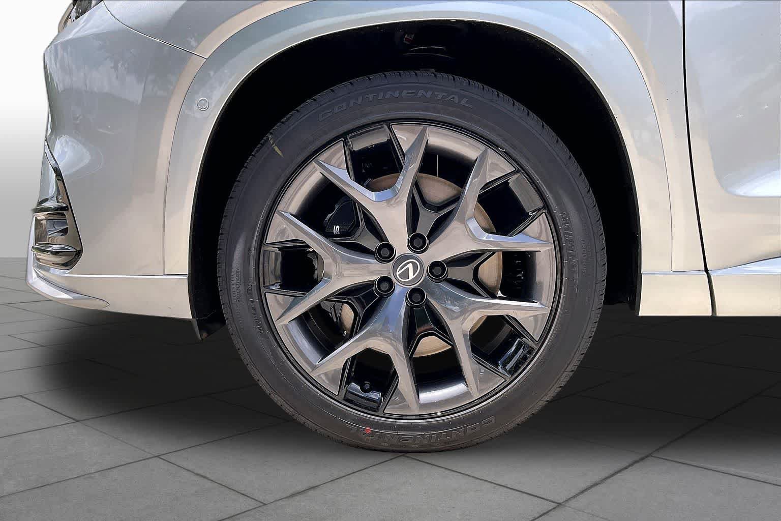 New 2026 Lexus TX 500h AWD image 21