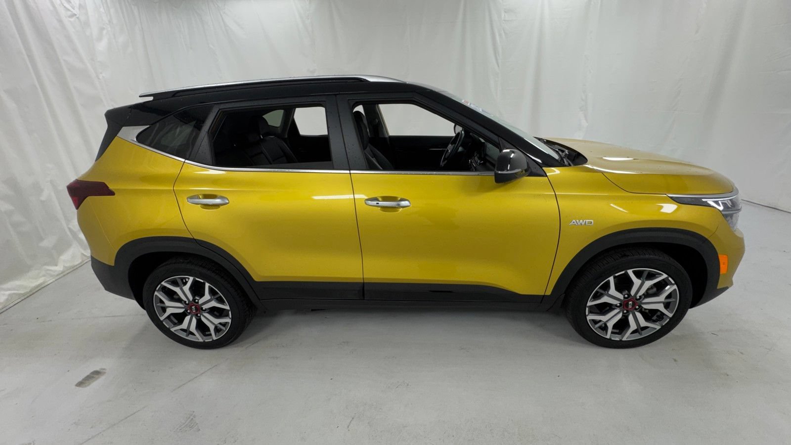 Used 2021 Kia Seltos SX AWD/4WD image 2