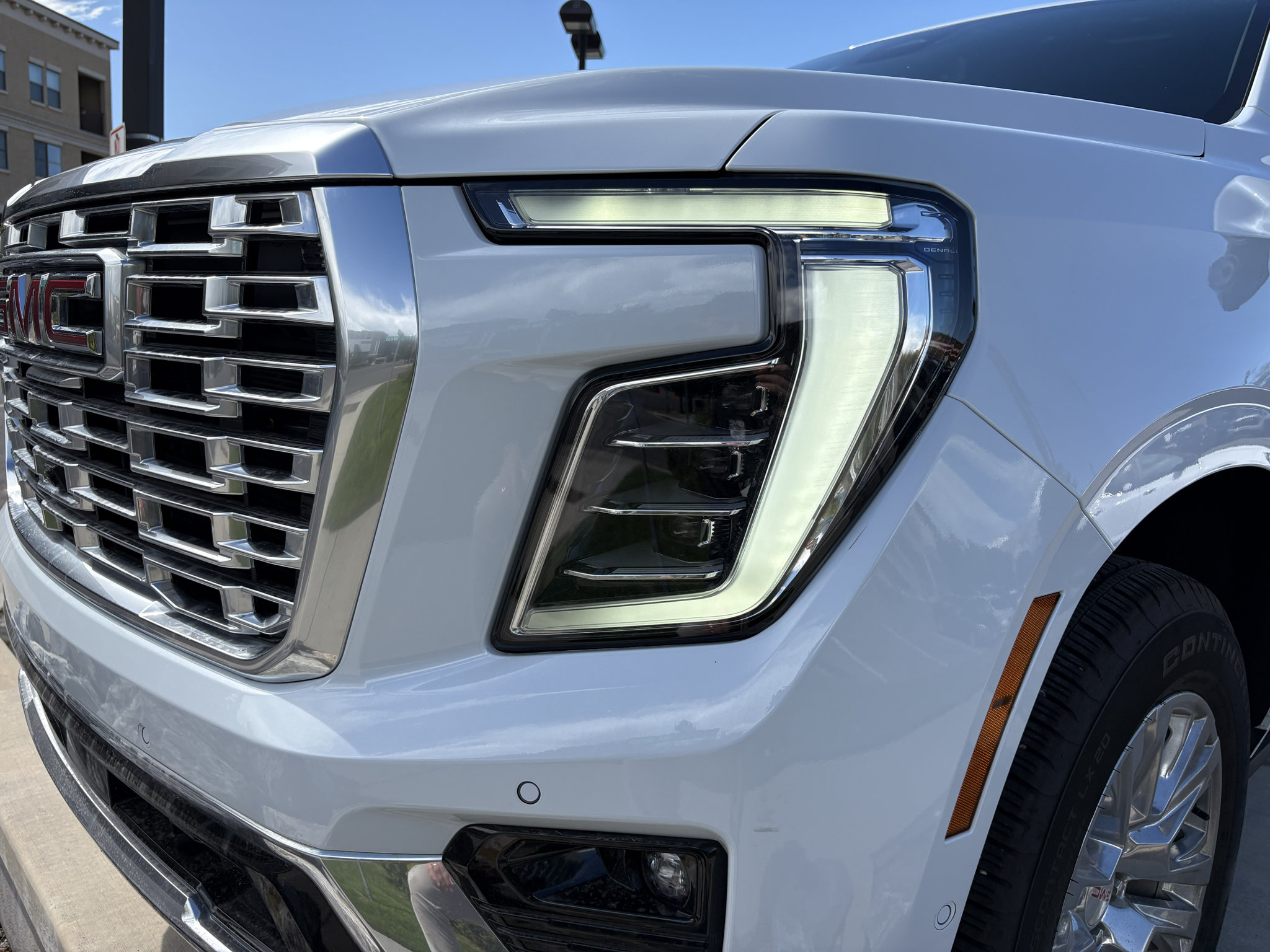 Used 2026 GMC Yukon XL Denali w/ Sun & Power Step Package AWD/4WD image 12