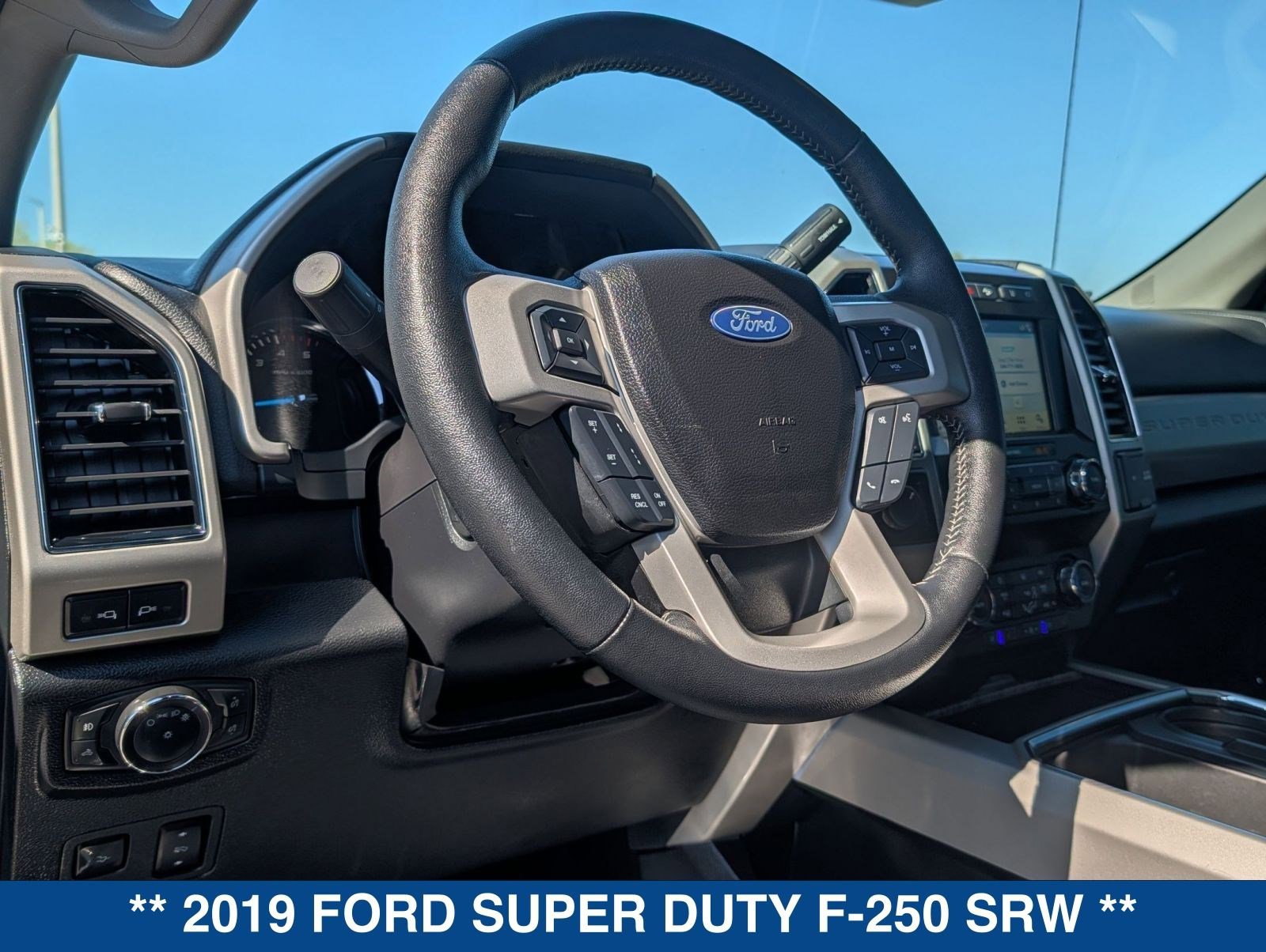 Used 2019 Ford F250 Lariat w/ Lariat Ultimate Package AWD/4WD image 31