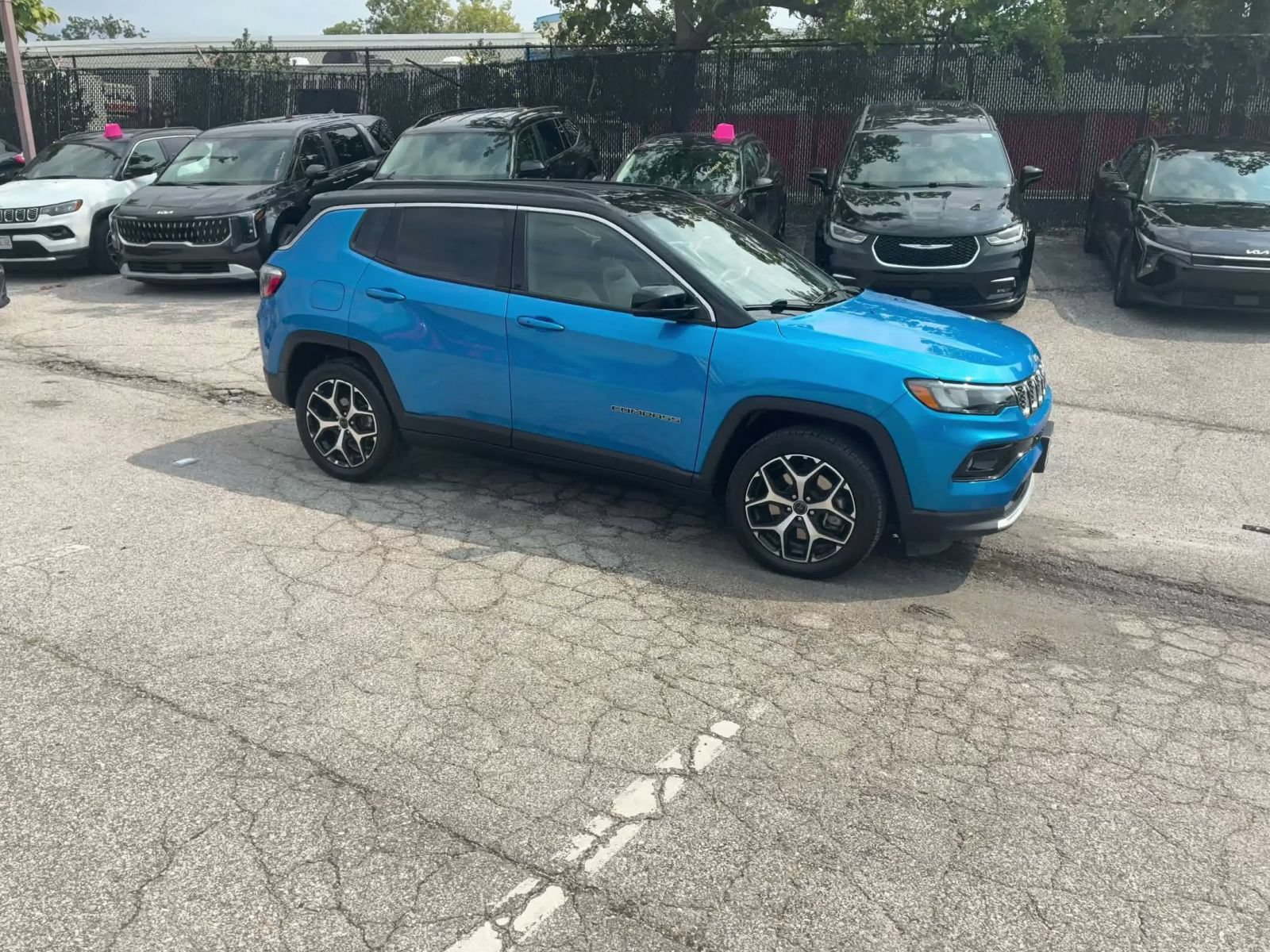 Used 2025 Jeep Compass Limited AWD/4WD image 2