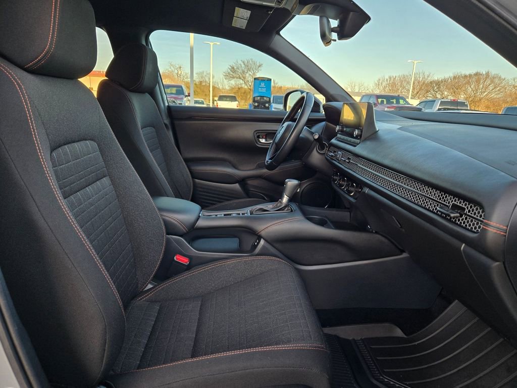 Used 2025 Honda HR-V Sport image 25