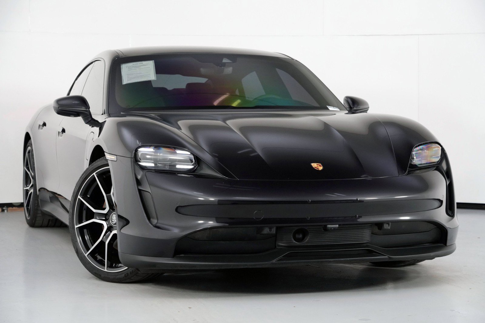 Used 2023 Porsche Taycan 4S w/ Premium Package image 3
