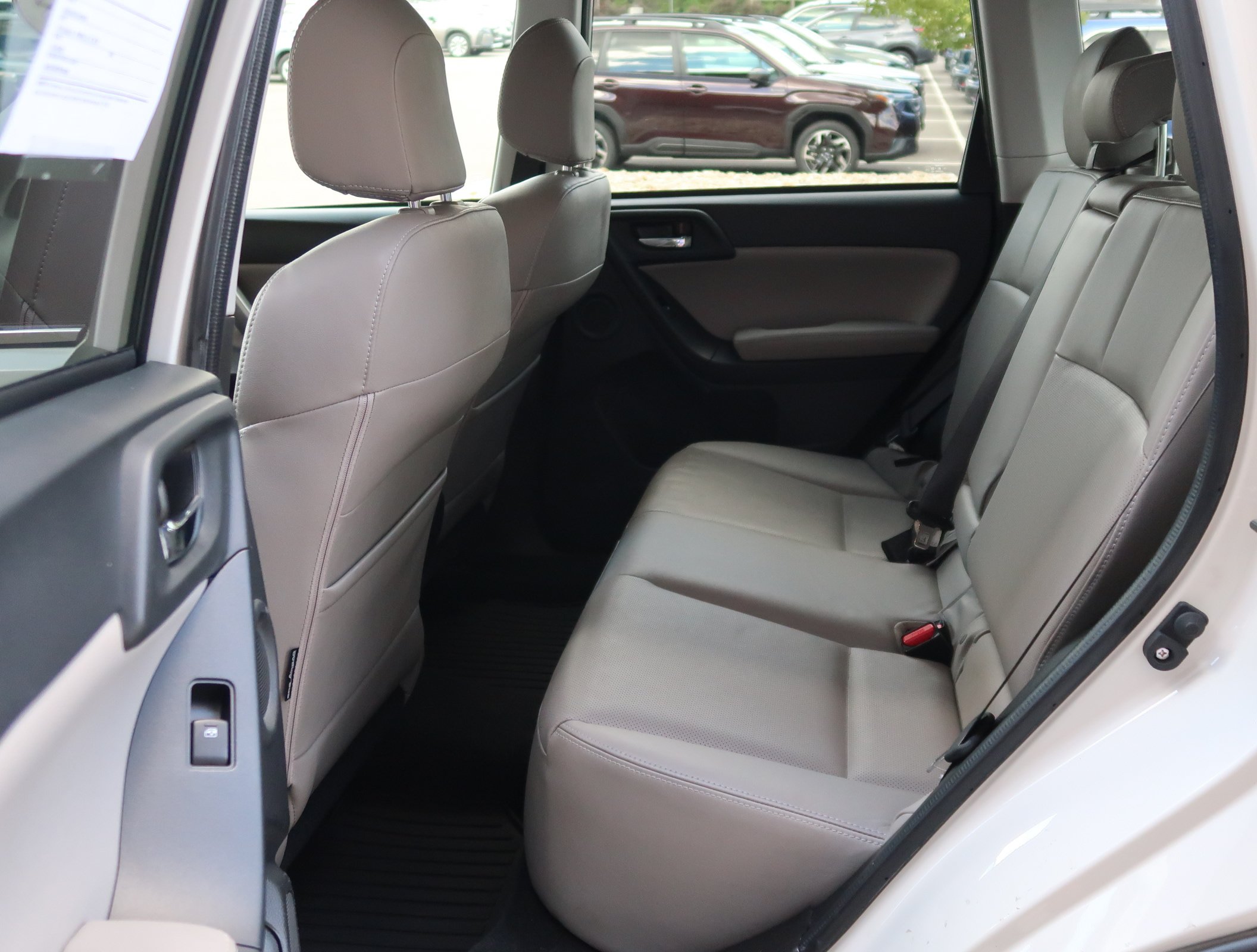 Used 2016 Subaru Forester 2.5i Touring w/ Eyesight & Navigation System AWD/4WD image 32