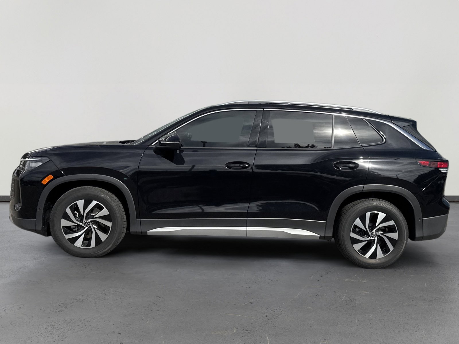 New 2026 Volkswagen Tiguan S image 3