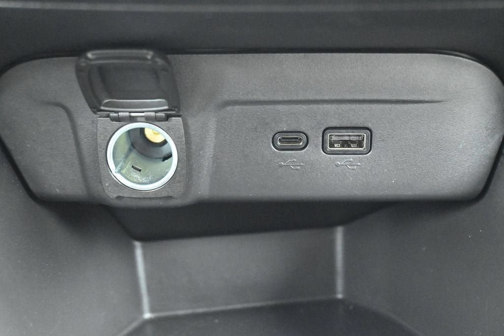 Certified 2025 Chevrolet Trax LS w/ LS Convenience Package FWD image 17
