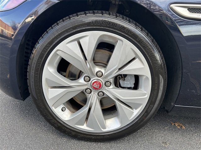Used 2020 Jaguar XE S image 32