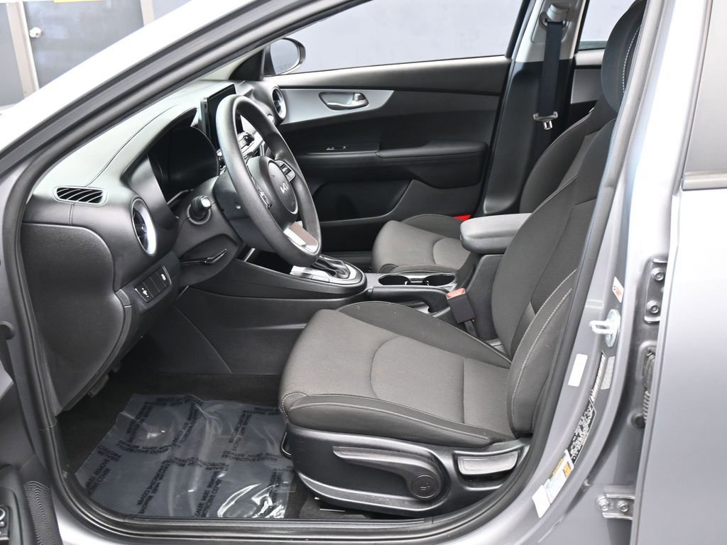 Used 2023 Kia Forte LXS image 11