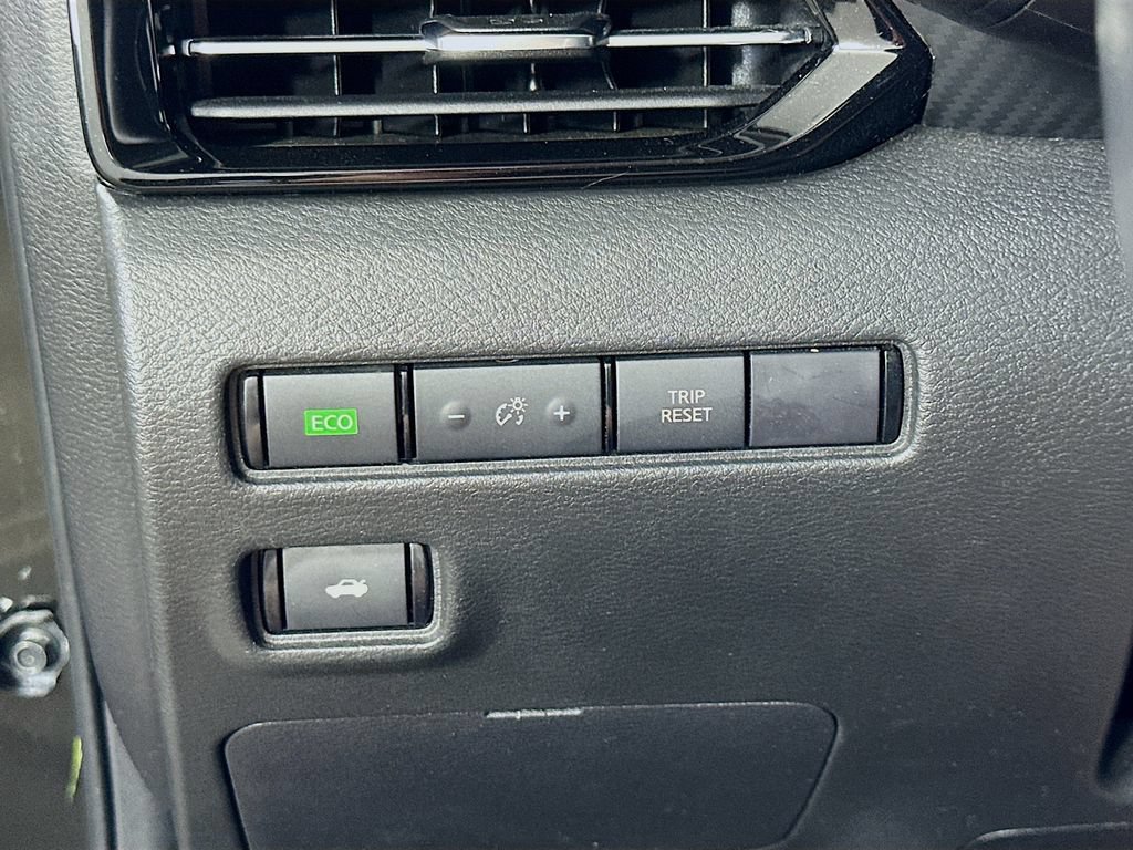 Used 2021 Nissan Sentra SR FWD image 21