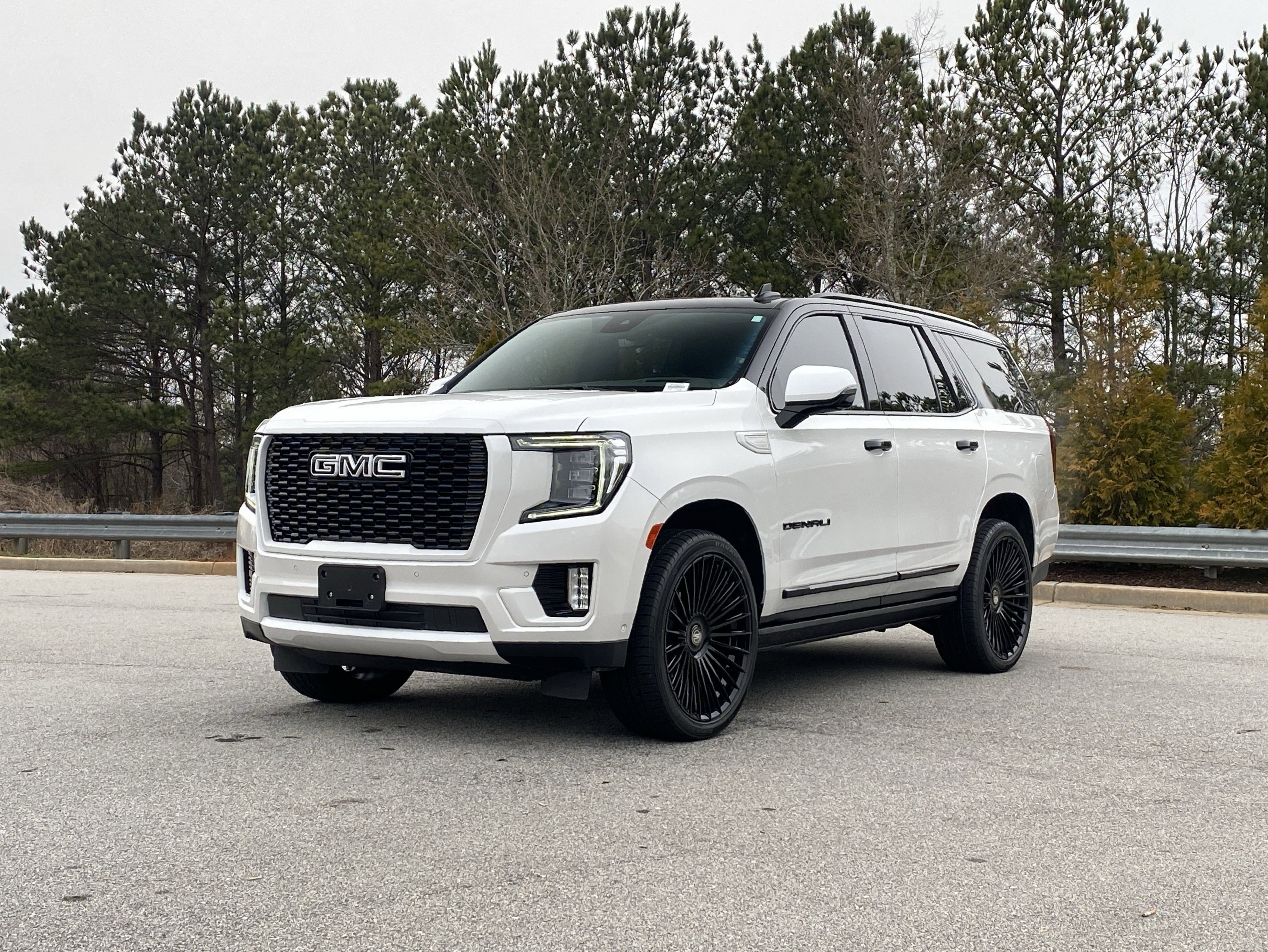 Used 2024 GMC Yukon Denali w/ Denali Reserve Package image 14