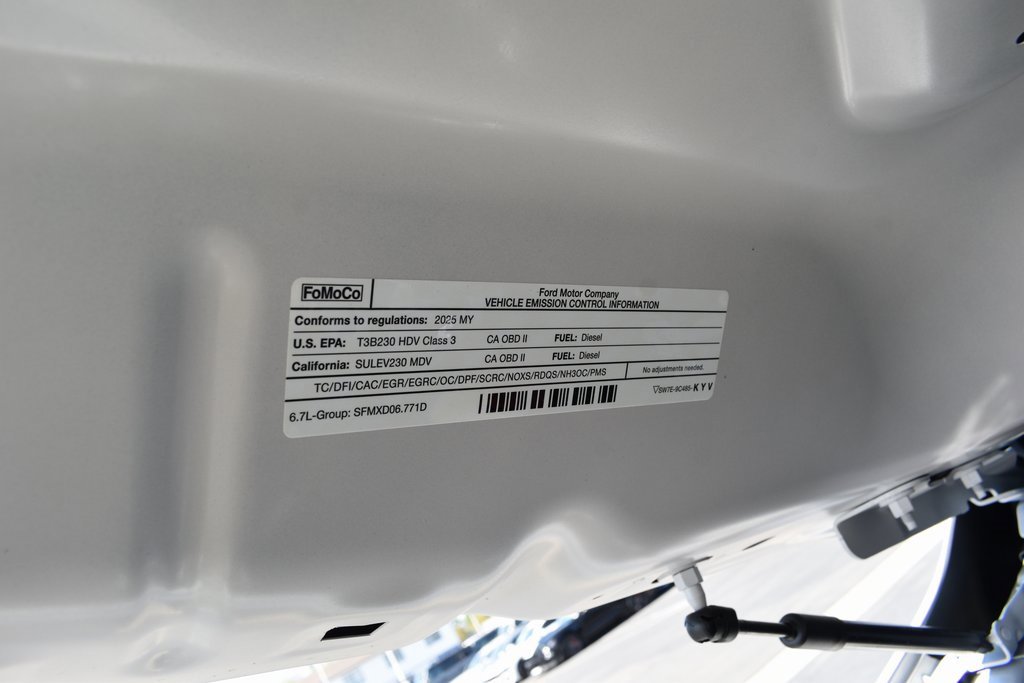 Used 2025 Ford F450 Lariat w/ FX4 Off-Road Package image 35
