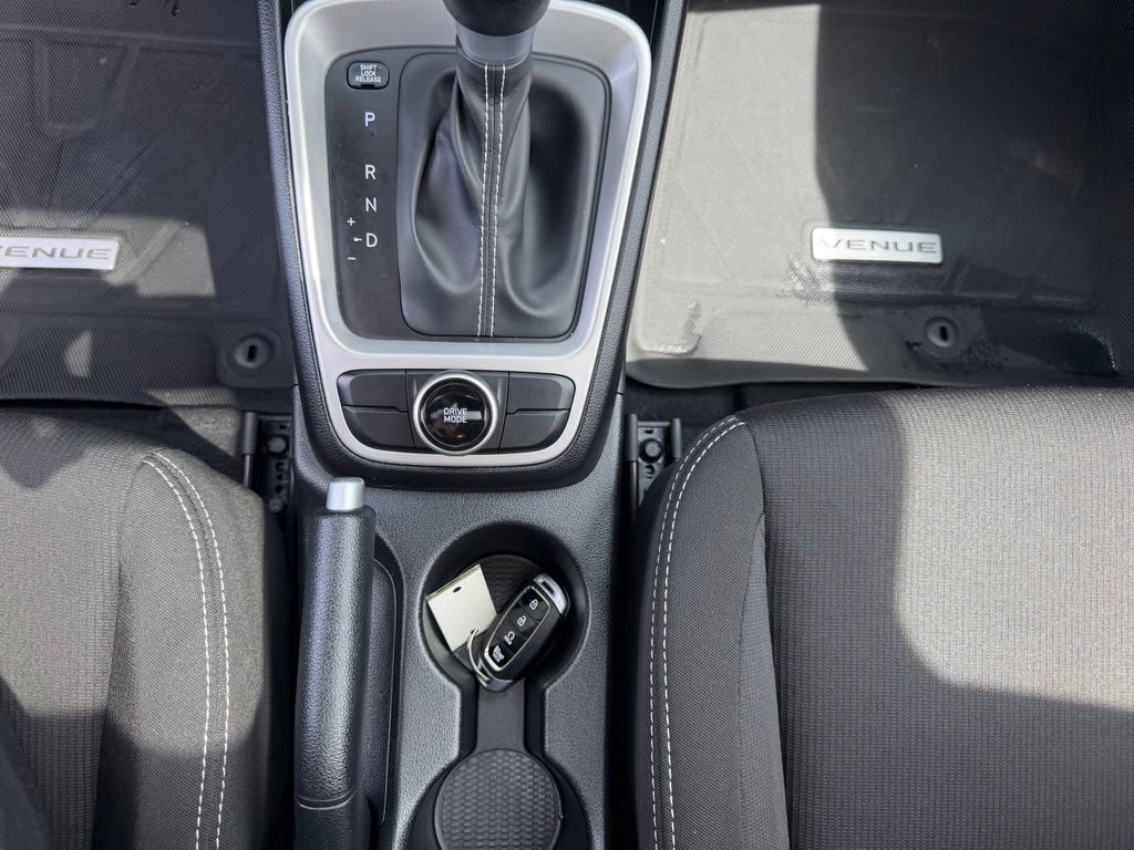 Used 2024 Hyundai Venue SEL FWD image 37