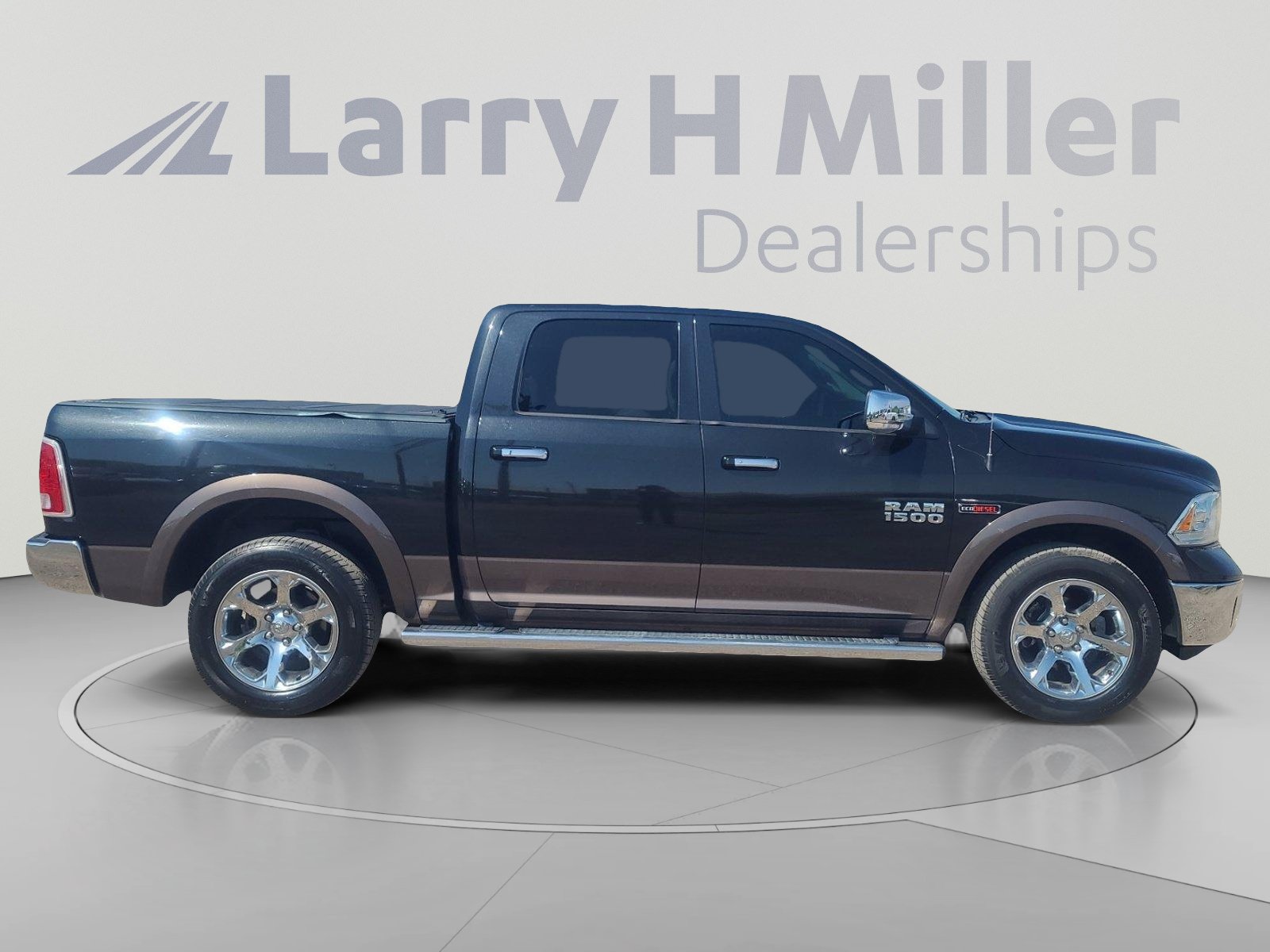 Used 2018 RAM 1500 Laramie w/ Convenience Group AWD/4WD image 6