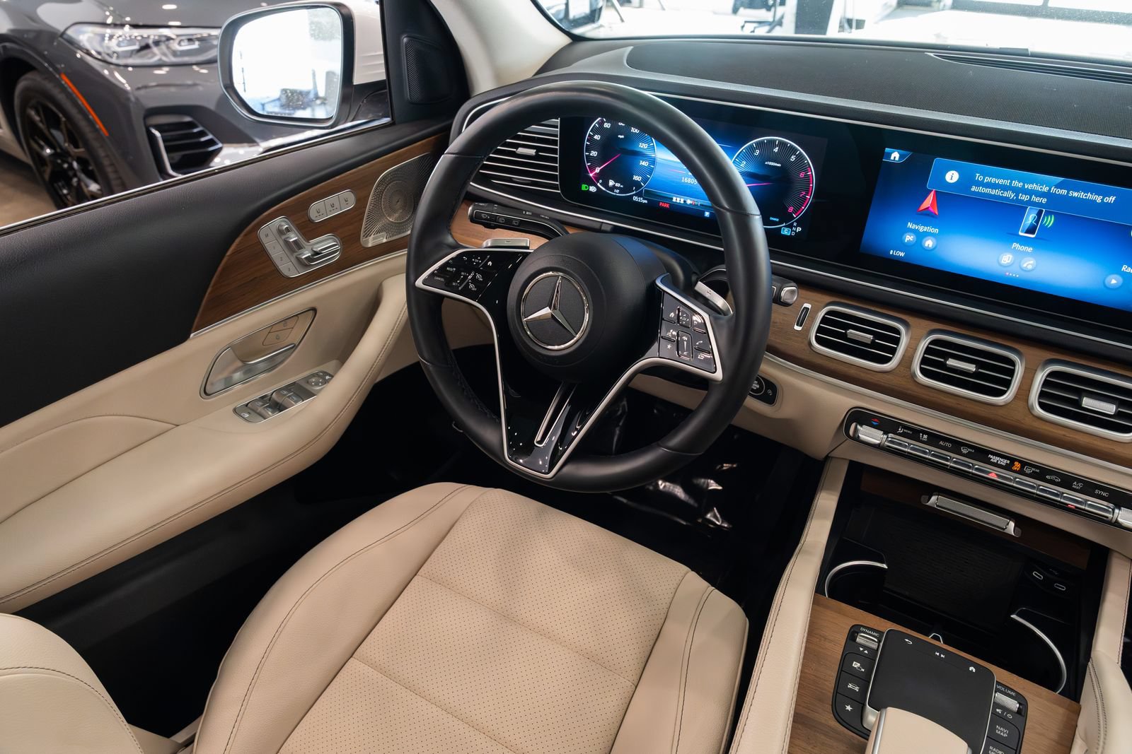 Used 2024 Mercedes-Benz GLE 450 4MATIC image 9